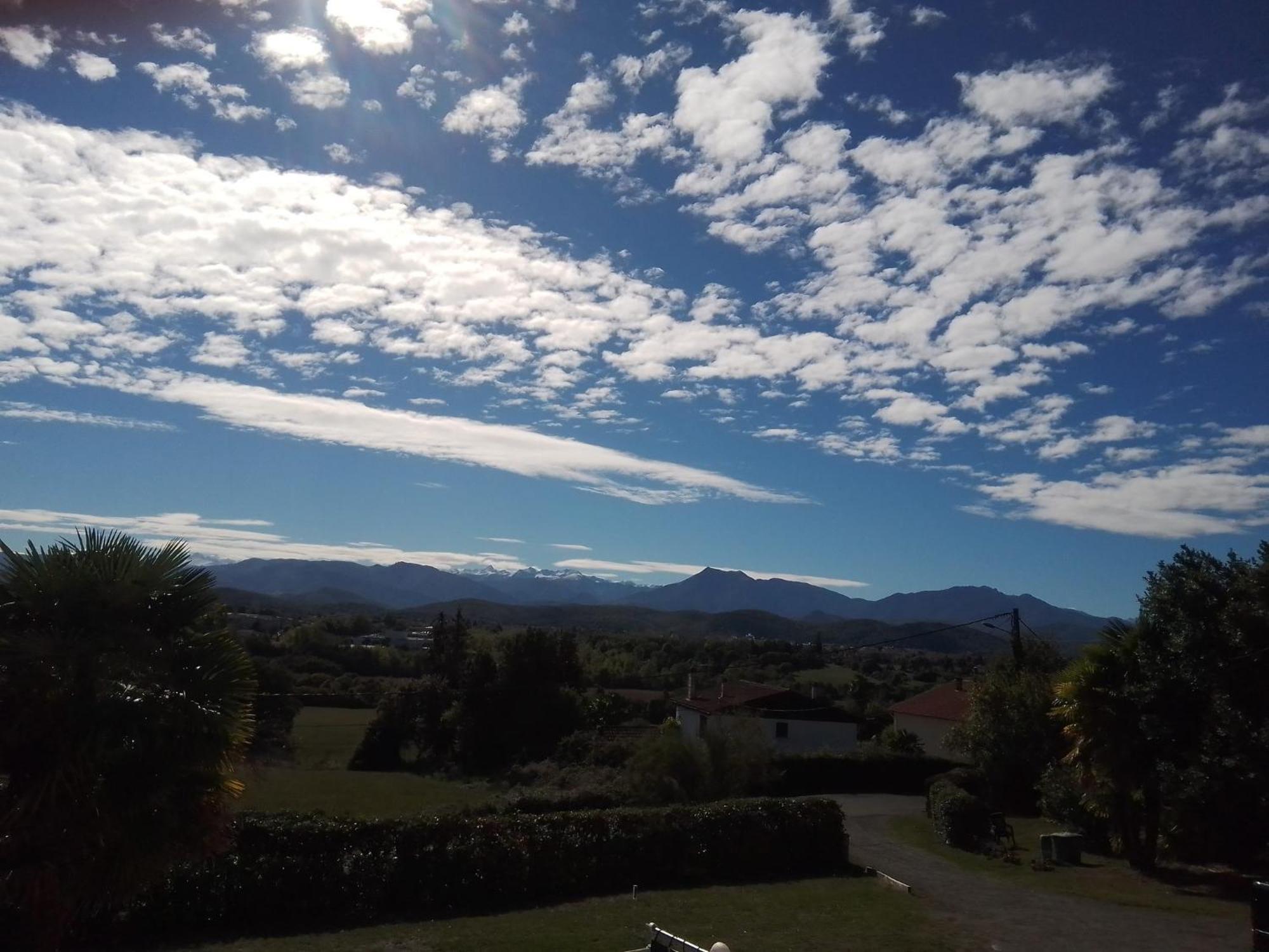 Pyrenees Vue Gite - Vues Fantastique, Parking Gratuit Sur Place & Piscine Saint Gaudens Exterior foto
