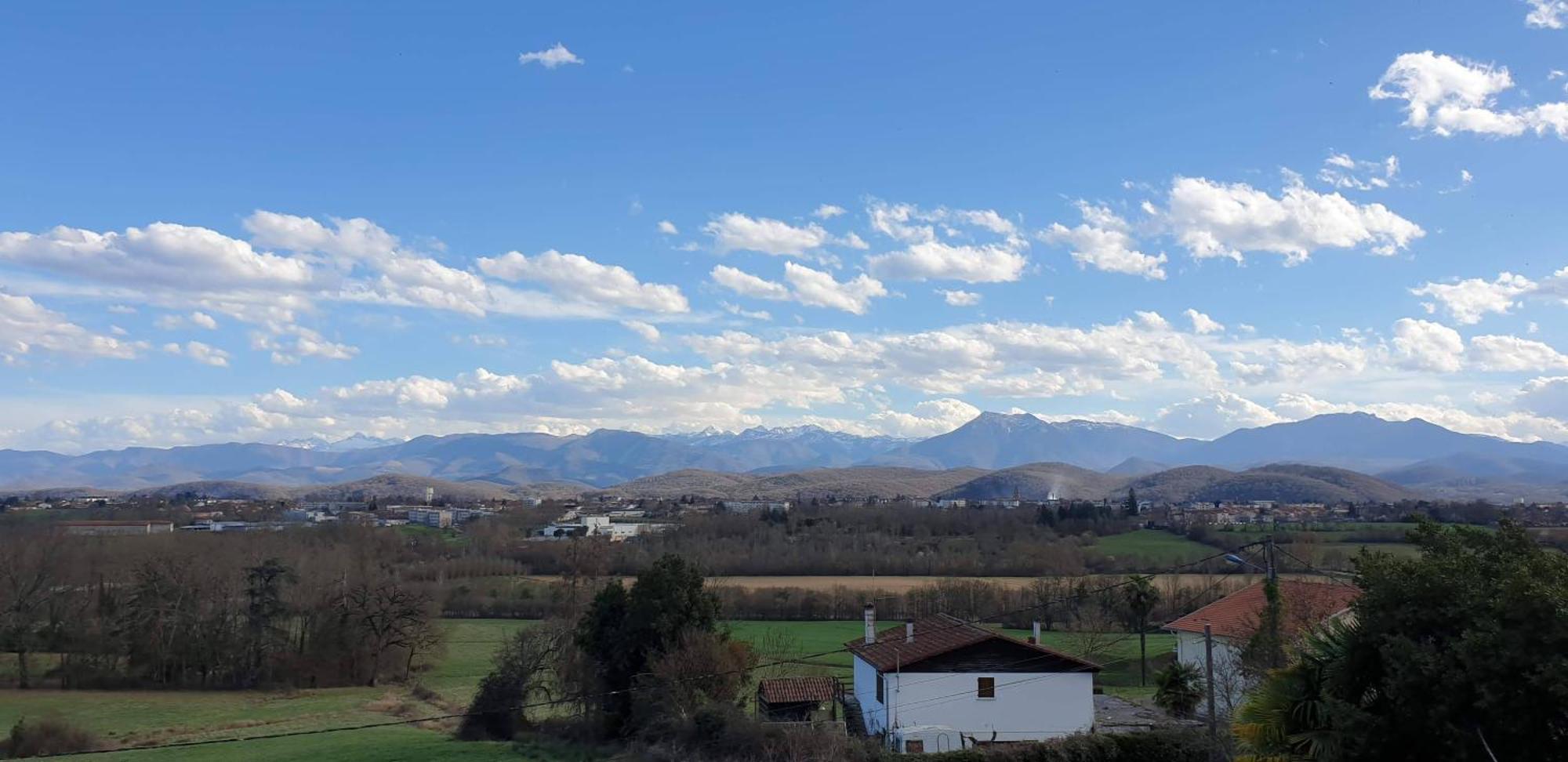 Pyrenees Vue Gite - Vues Fantastique, Parking Gratuit Sur Place & Piscine Saint Gaudens Exterior foto